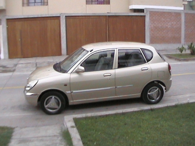 Zdjęcie modelu Daihatsu Storia 10