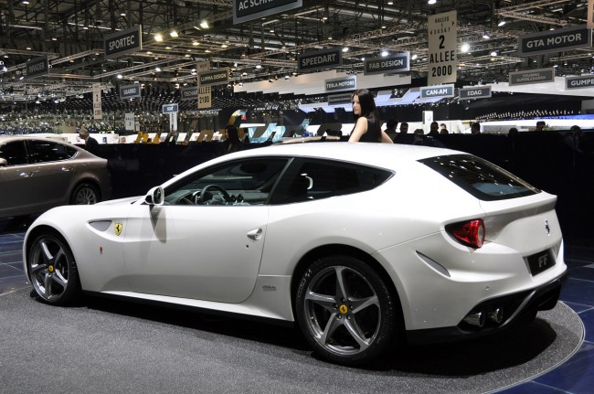 Zdjęcie modelu Ferrari FF 9